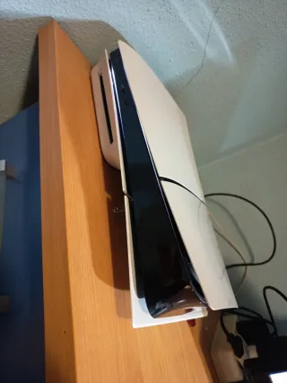 Playstation 5 Slim Blanca versión disco con mando