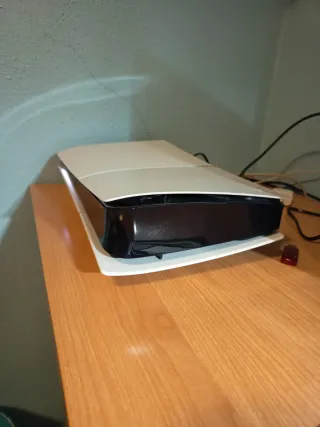 Playstation 5 Slim Blanca versión disco con mando