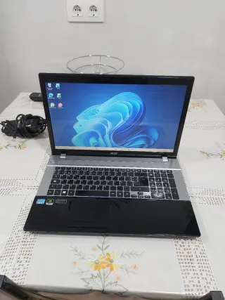Portátil Acer Aspire v3-771. i3. Negro/Plateado