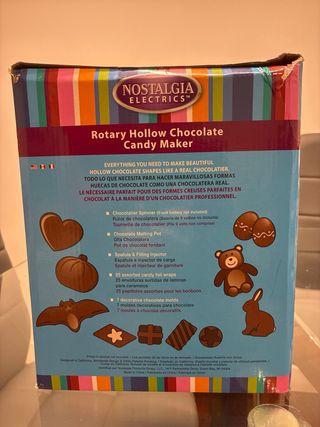 Máquina y moldes para bombones Nostalgia Electrics