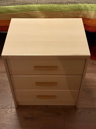 Mesita de noche 3 cajones