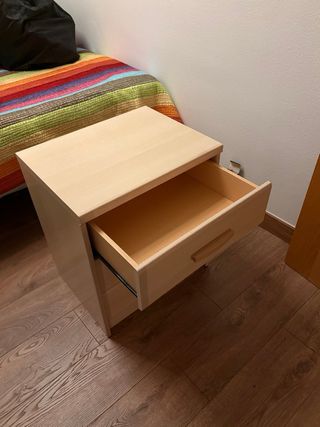 Mesita de noche 3 cajones