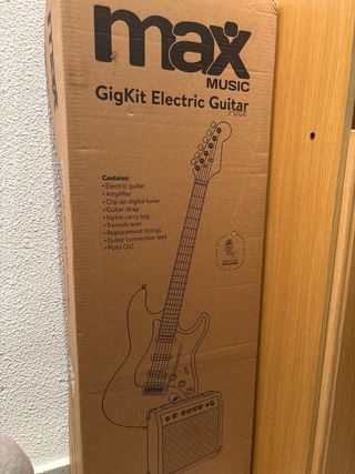 Max GigKit Guitarra Eléctrica Pack