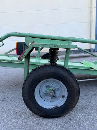 Remolque Sanchis con capacidad para dos motos