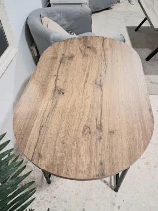 Mesa auxiliar Gadstrud de jiks a estrenar.