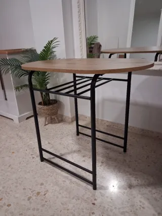 Mesa auxiliar Gadstrud de jiks a estrenar.