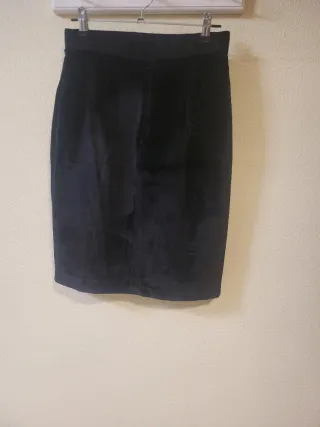 Falda negra de terciopelo