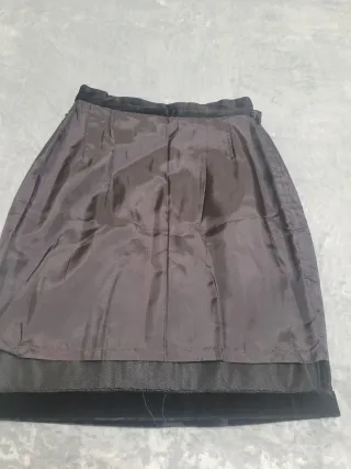 Falda negra de terciopelo