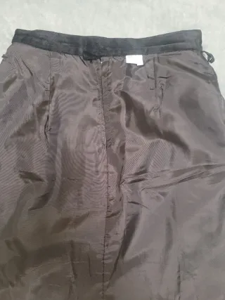 Falda negra de terciopelo