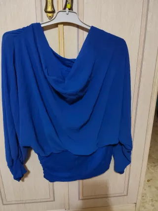 Blusa azul elegante