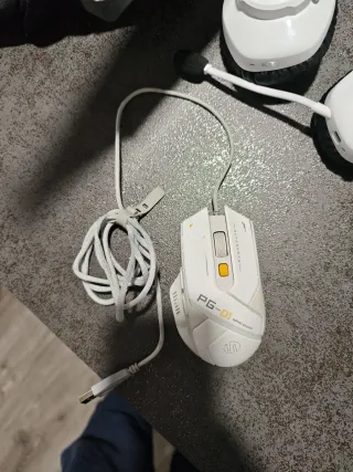 Auriculares jbl + ratón gaming + teclado mecánico