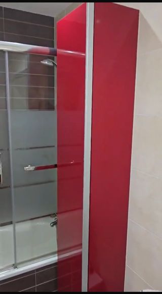 Muebles de baño Ikea color rojo
