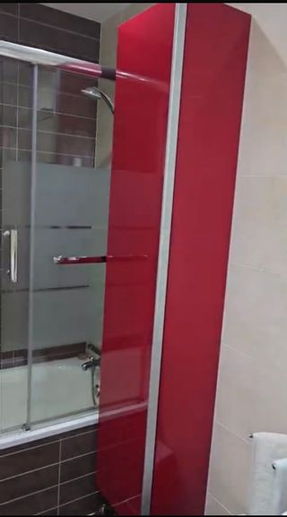 Muebles de baño Ikea color rojo