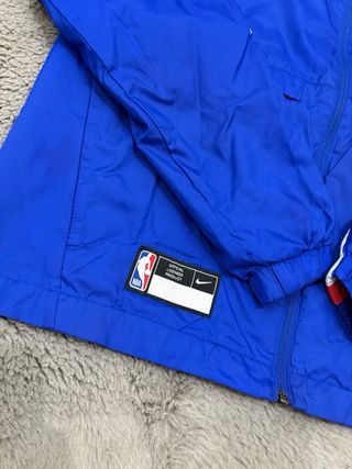 Tuta completa Nike NBA blu e rossa