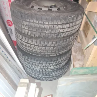 Rueda con llanta de hierro