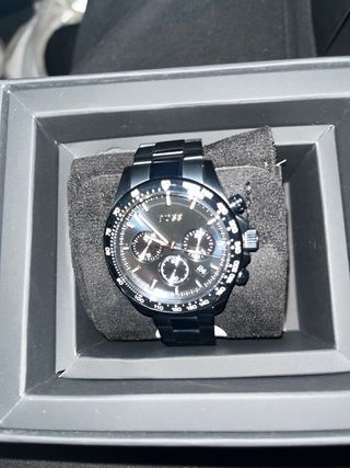 Reloj Boss Negro y Plateado Precio negociable