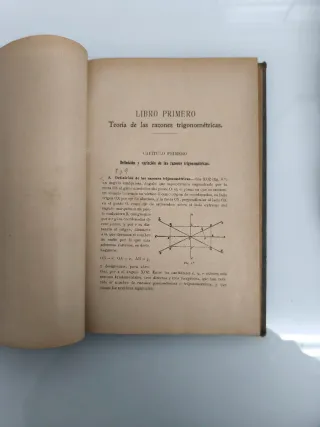 Libro antiguo de trigonometría
