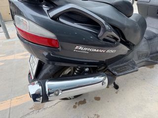 Suzuki Burgman 650 Maxi-scooter Automática