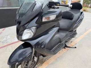 Suzuki Burgman 650 Maxi-scooter Automática