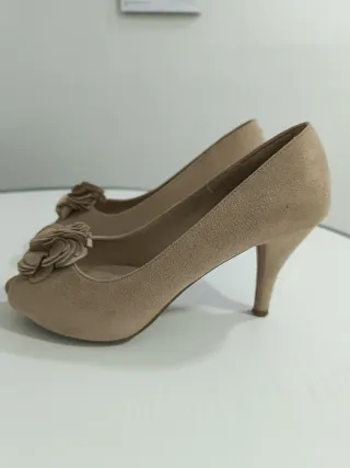 Zapatos tacón ANNA LISSA beige flor peep toe
