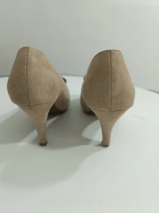 Zapatos tacón ANNA LISSA beige flor peep toe