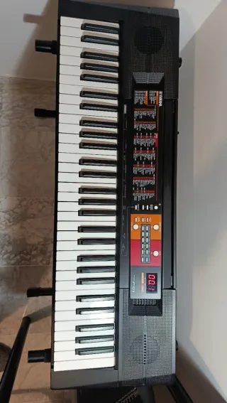 Tastiere musicali Yamaha PSR F51