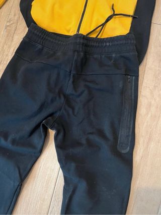 Chándal Nike Tech Negro y Amarillo