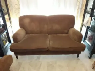 Sofá marrón de ante