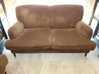 Sofá marrón de ante