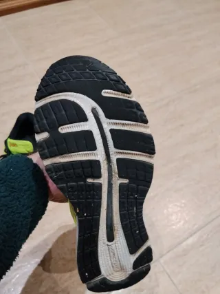 Zapatillas Asics Running Amarillas y Negras