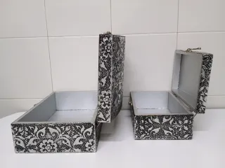 2 Cajas joyeros labradas plateadas