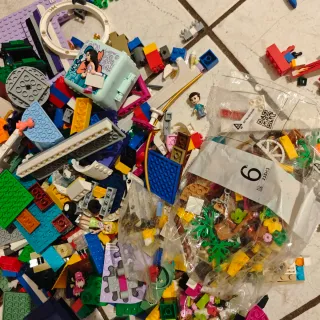 Lego misto e Minifigures