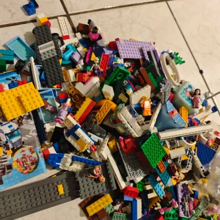 Lego misto e Minifigures