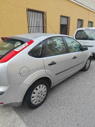 Ford Focus Trend 1.6 gasolina 2005