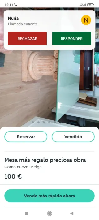 Mesa preciosa con base de columna y cristal