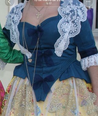 Corpiño de fallera azul y beige con lazos