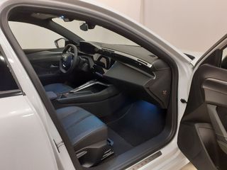 Peugeot 308 5P First Edition Eléctrico 115kW (156CV)