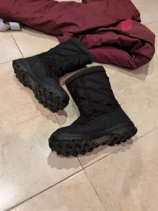Conjunto niño/a: pantalón y botas nieve como nuevo