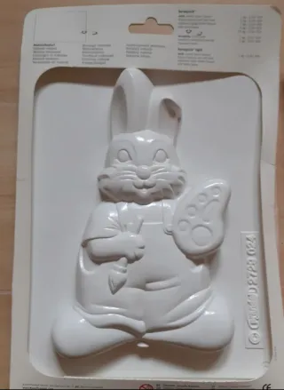 Stampo statua coniglio per colata