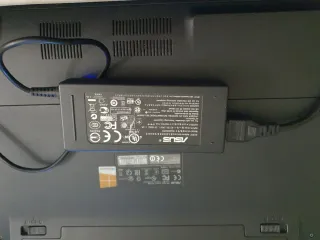 Portátil Asus F552C Negro