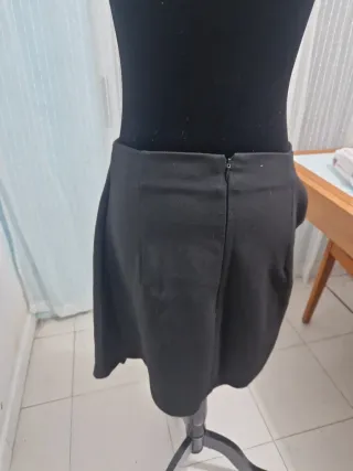 Falda negra asimetrica