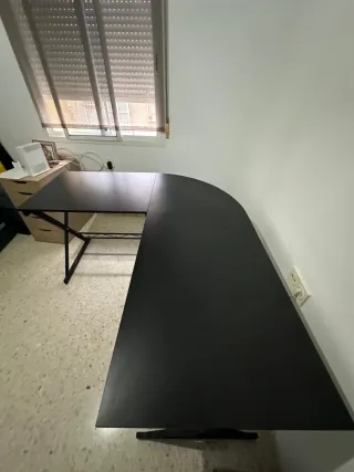 Mesa escritorio forma L negra