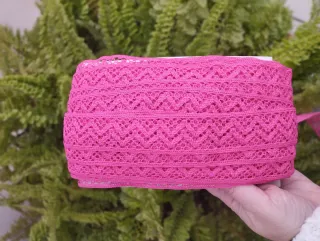 Entredos de encaje rosa fucsia