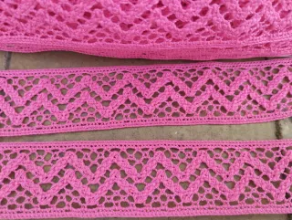 Entredos de encaje rosa fucsia