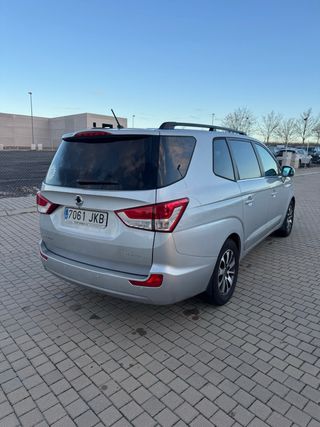 SsangYong Rodius 2015
