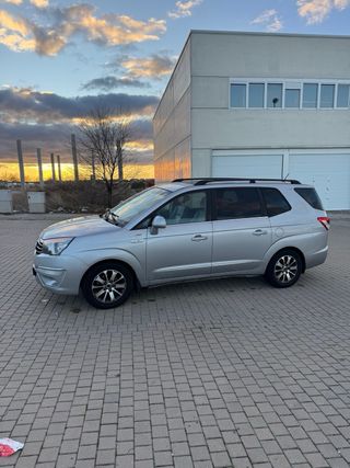 SsangYong Rodius 2015