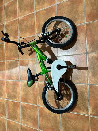 Bicicleta infantil verde