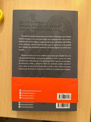 Una corte de rosas y espinas. Nueva presentació...