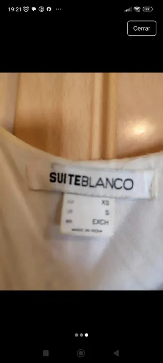 Vestido de verano blanco con flores