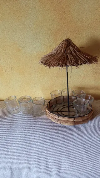 Set de 8 Vasos con Soporte